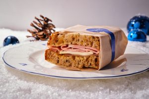 Крок-мадам с инжиром и мортаделлой