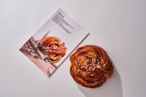 Булочка с корицей