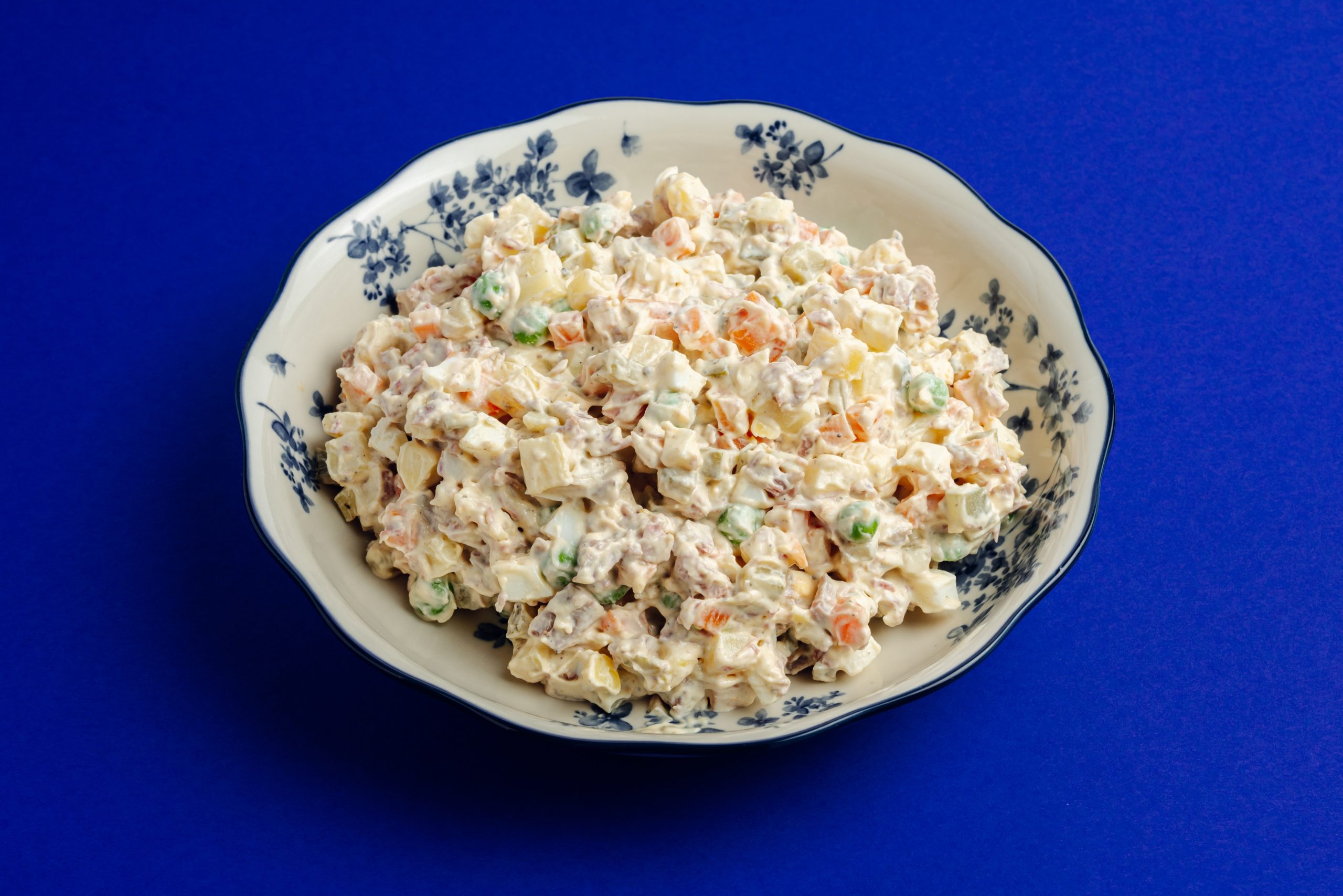 Салат оливье с пастрами