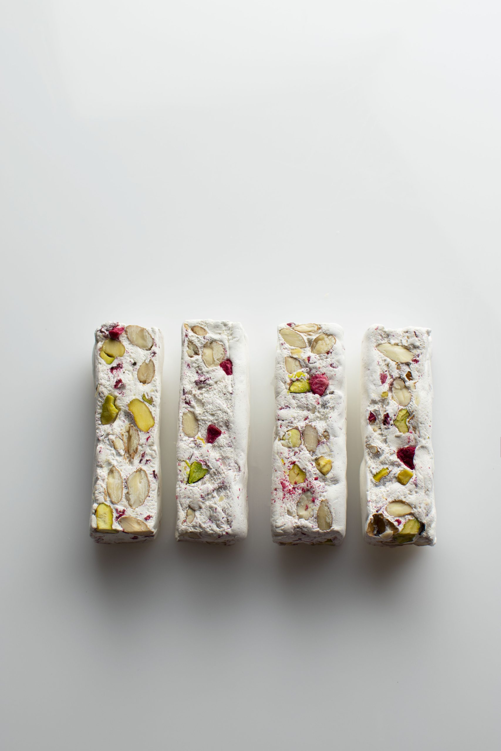 Нуга монтелимарская с малиной и орешками