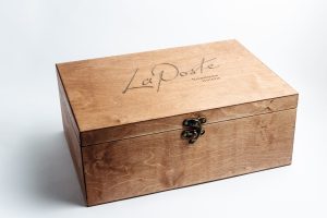 Деревянный бокс с гравировкой La Poste