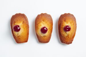 Бисквит «Мадлен» малина-эстрагон