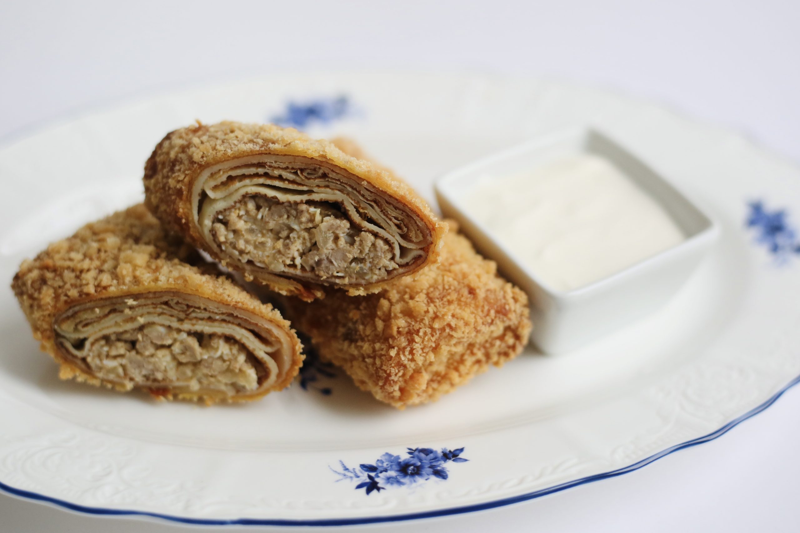 Блины во фритюре с уткой