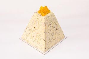 Пасха творожная с апельсиновыми цукатами и бин-ту-бар шоколадом