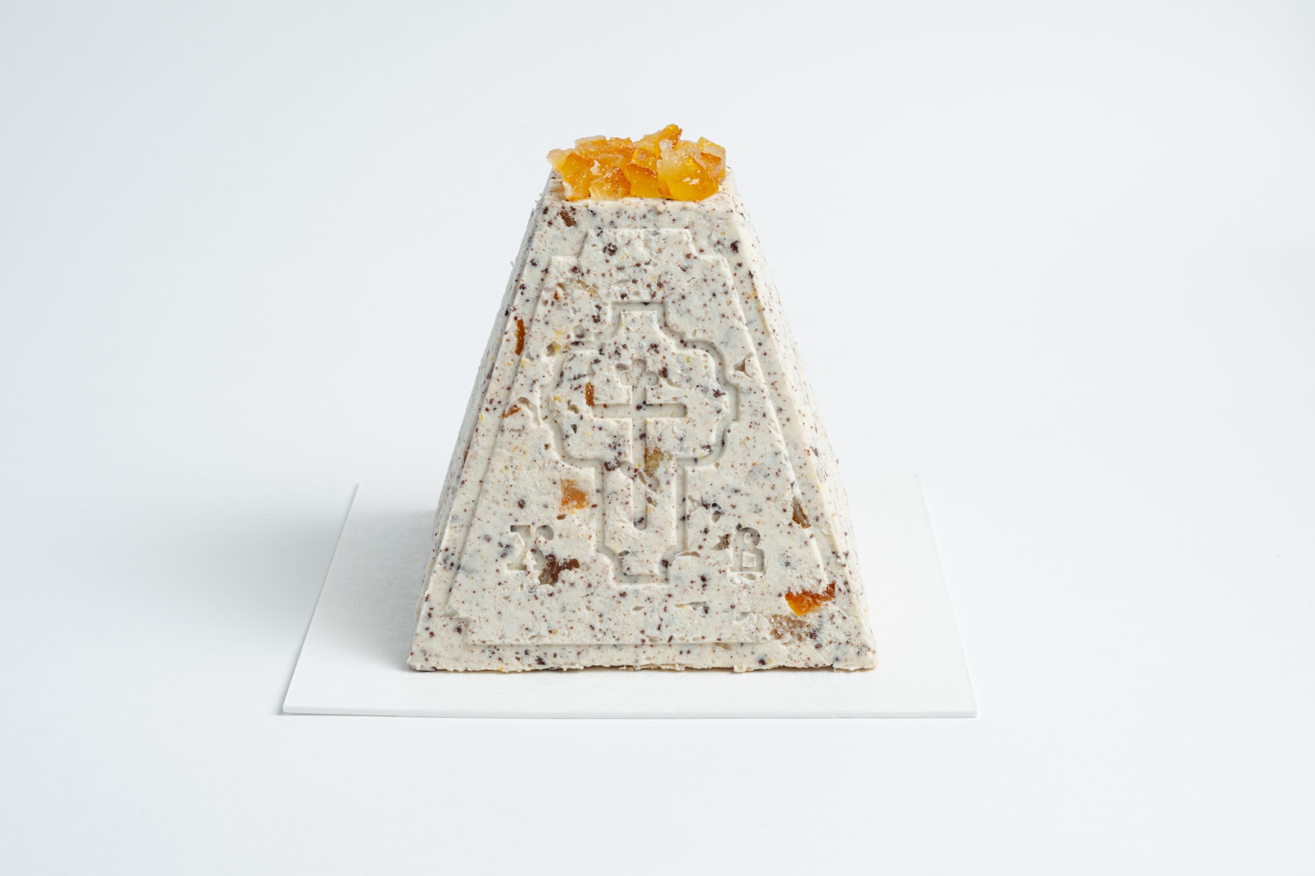 Пасха творожная с апельсиновыми цукатами и бин-ту-бар шоколадом