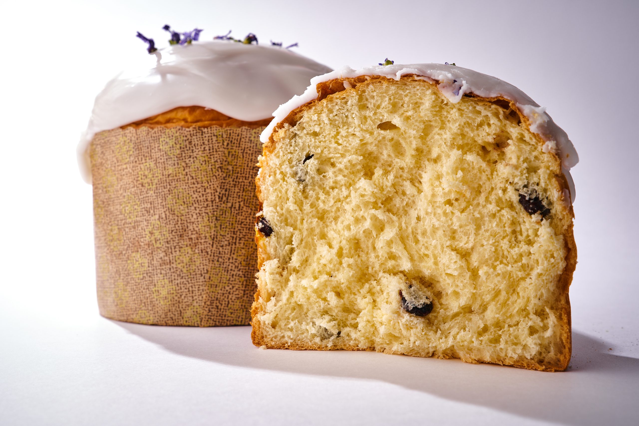 Классический кулич с изюмом, помадкой и апельсиновой цедрой