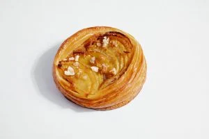 Слойка «Тартифлет с яблоком и фундуком»