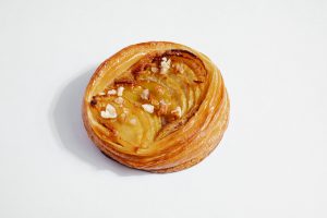 Слойка «Тартифлет с яблоком и фундуком»